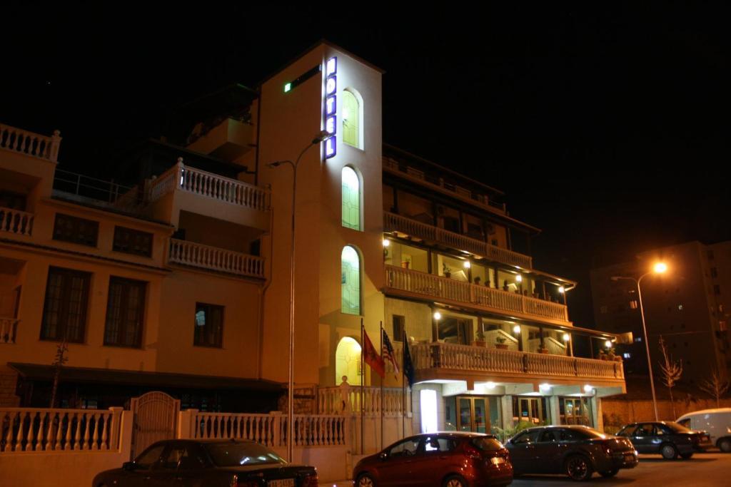 Hotel Martini Vlore Exterior photo
